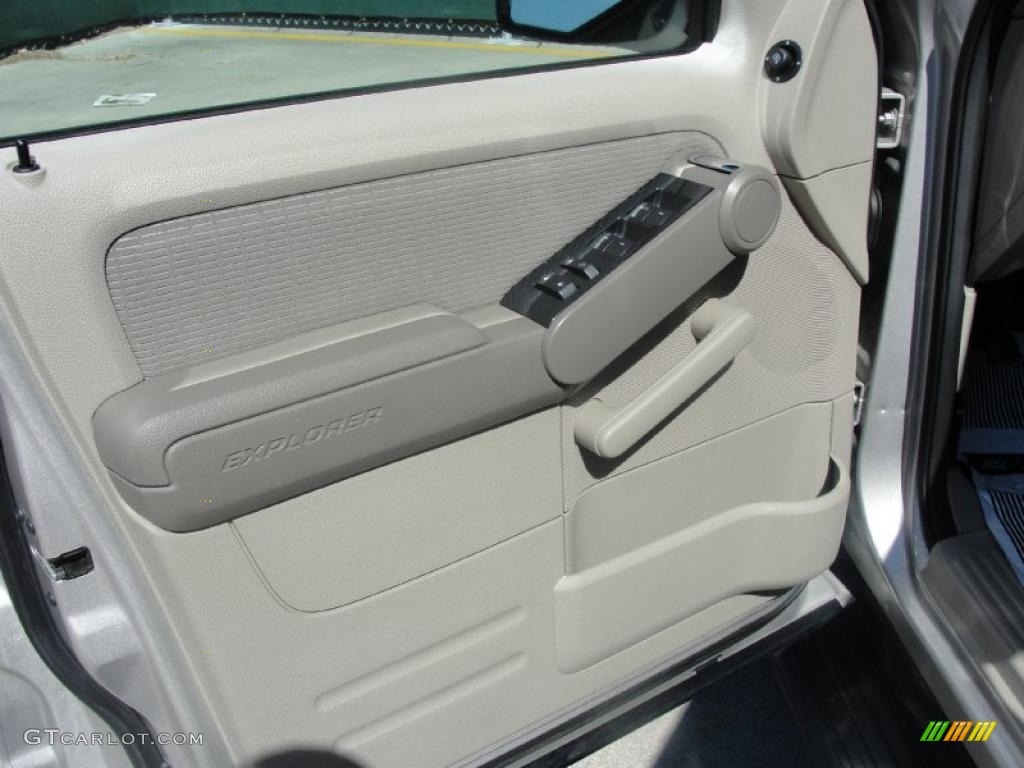 2006 Explorer XLT - Silver Birch Metallic / Stone photo #34