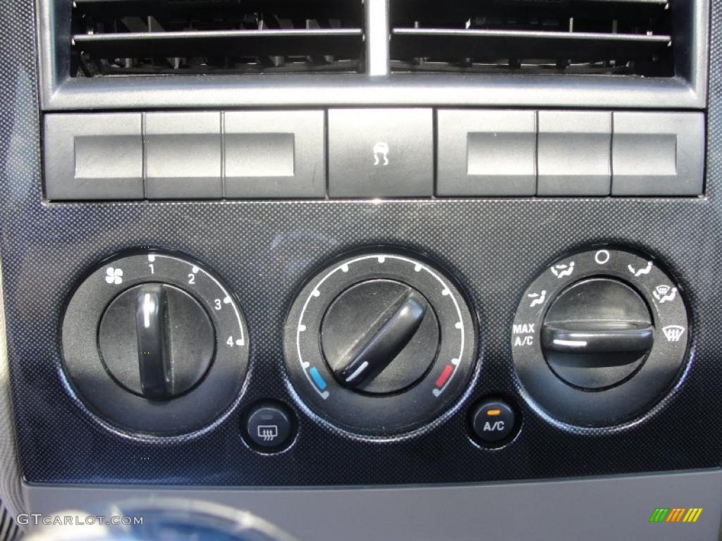 2006 Explorer XLT - Silver Birch Metallic / Stone photo #42