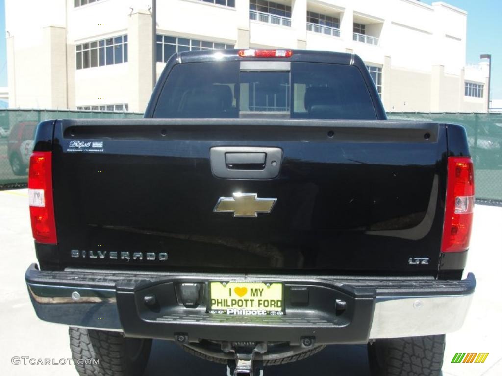 2007 Silverado 1500 LTZ Crew Cab 4x4 - Black / Ebony Black photo #4