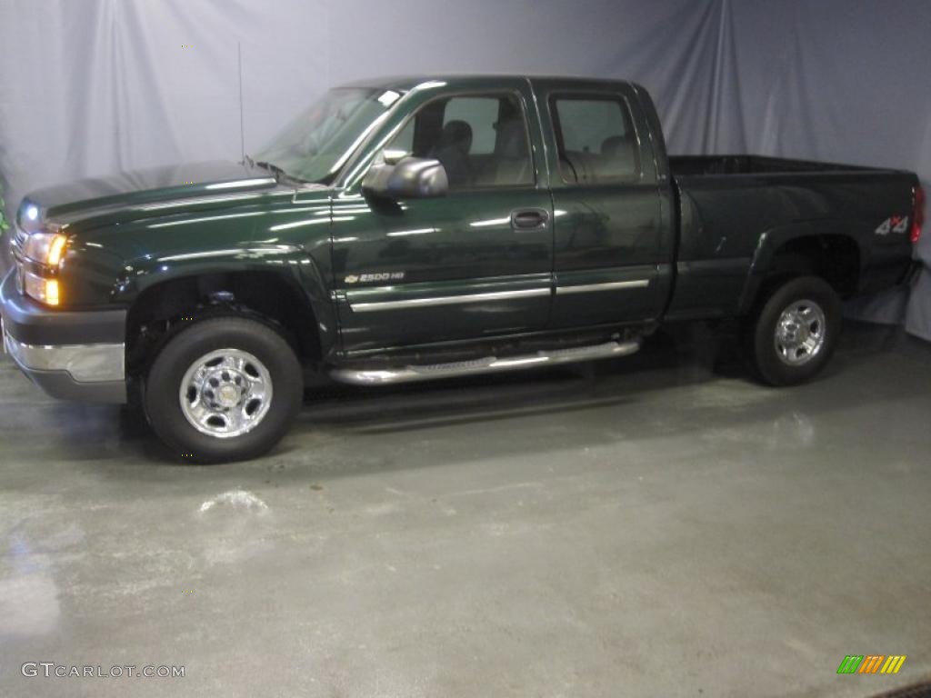 2005 Silverado 2500HD LS Extended Cab 4x4 - Dark Green Metallic / Medium Gray photo #2