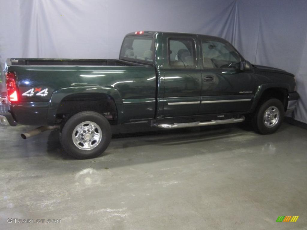 2005 Silverado 2500HD LS Extended Cab 4x4 - Dark Green Metallic / Medium Gray photo #4