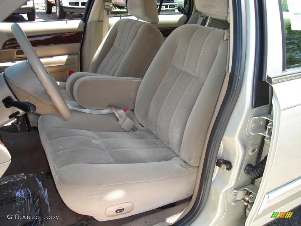 2004 Grand Marquis GS - Gold Ash Metallic / Medium Parchment photo #12