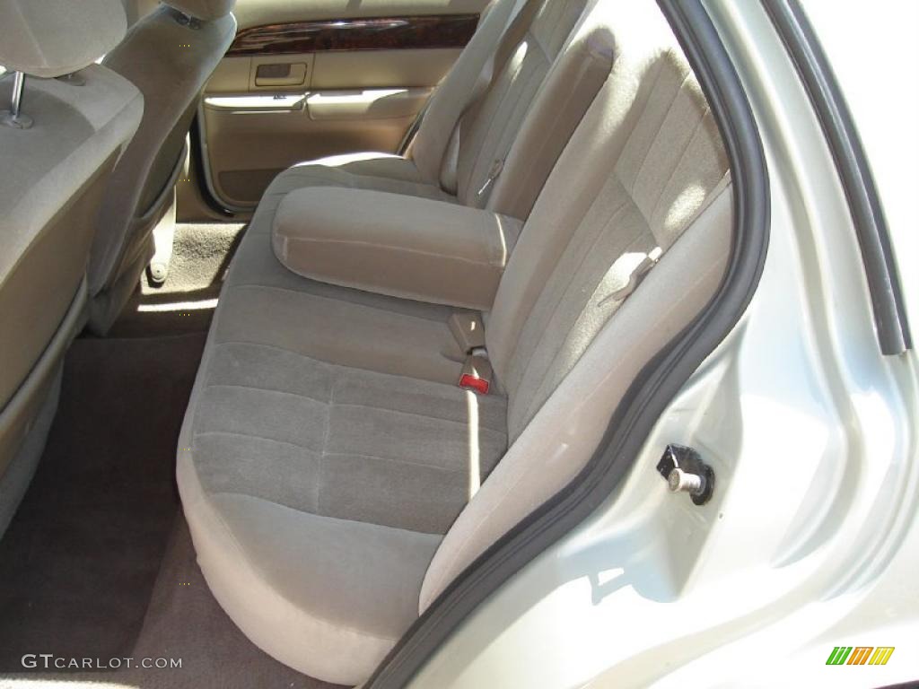 2004 Grand Marquis GS - Gold Ash Metallic / Medium Parchment photo #15