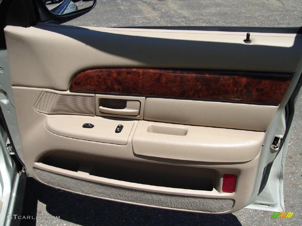 2004 Grand Marquis GS - Gold Ash Metallic / Medium Parchment photo #18