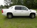 White Diamond - Escalade EXT AWD Photo No. 13