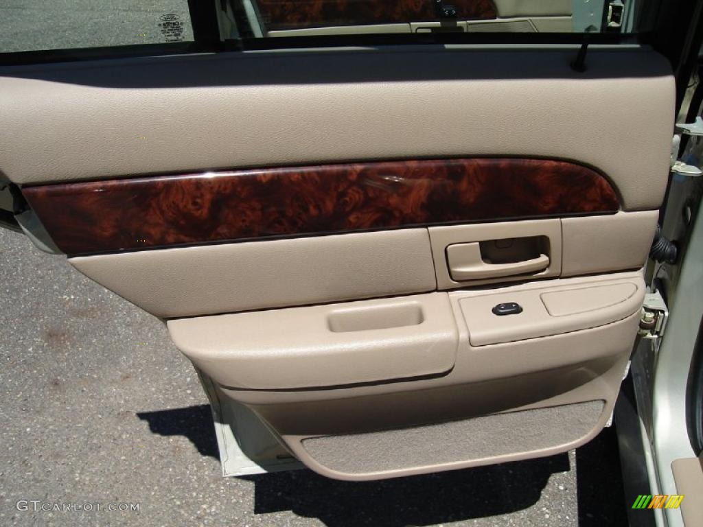 2004 Grand Marquis GS - Gold Ash Metallic / Medium Parchment photo #20