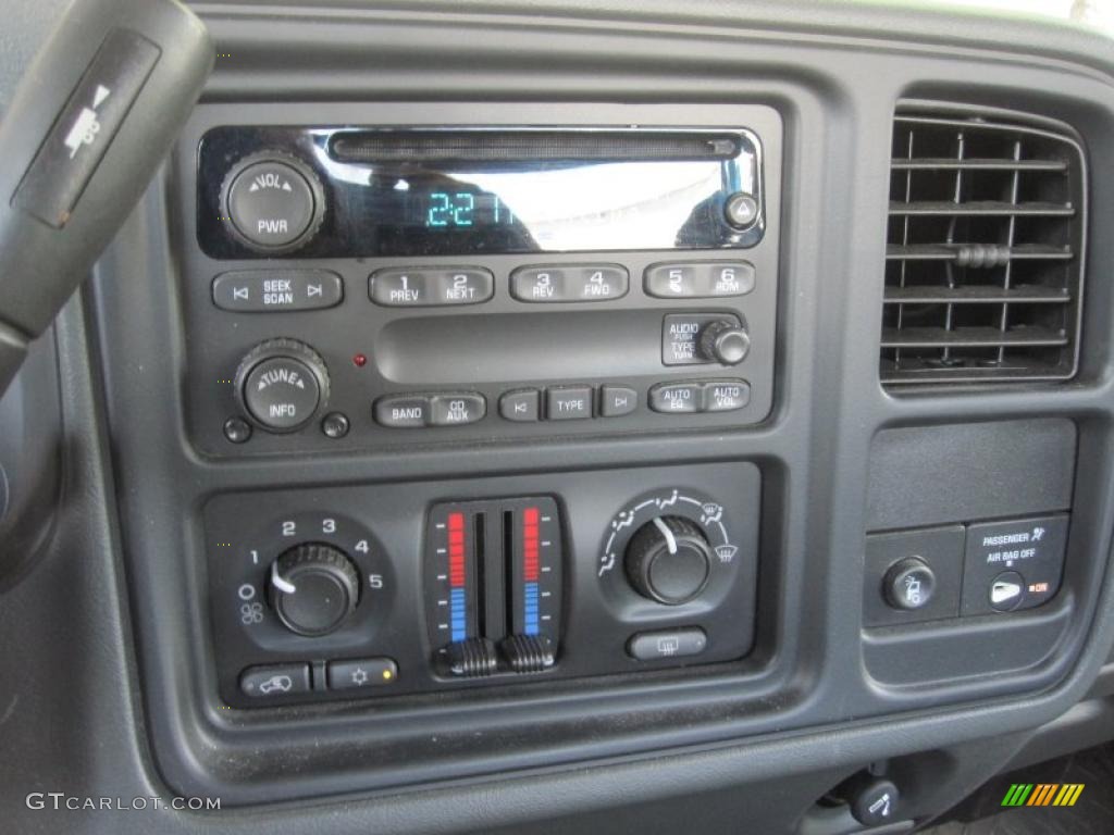 2005 Silverado 2500HD LS Extended Cab 4x4 - Dark Green Metallic / Medium Gray photo #15