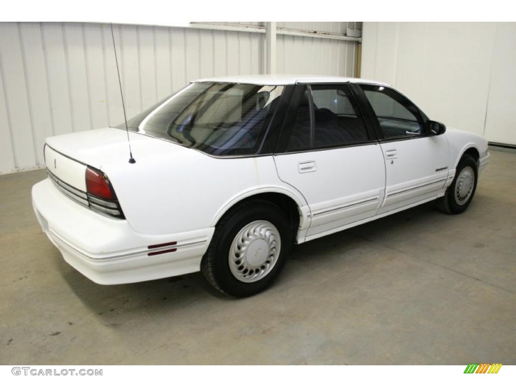 1994 Cutlass Supreme Sedan - Bright White / Black photo #5