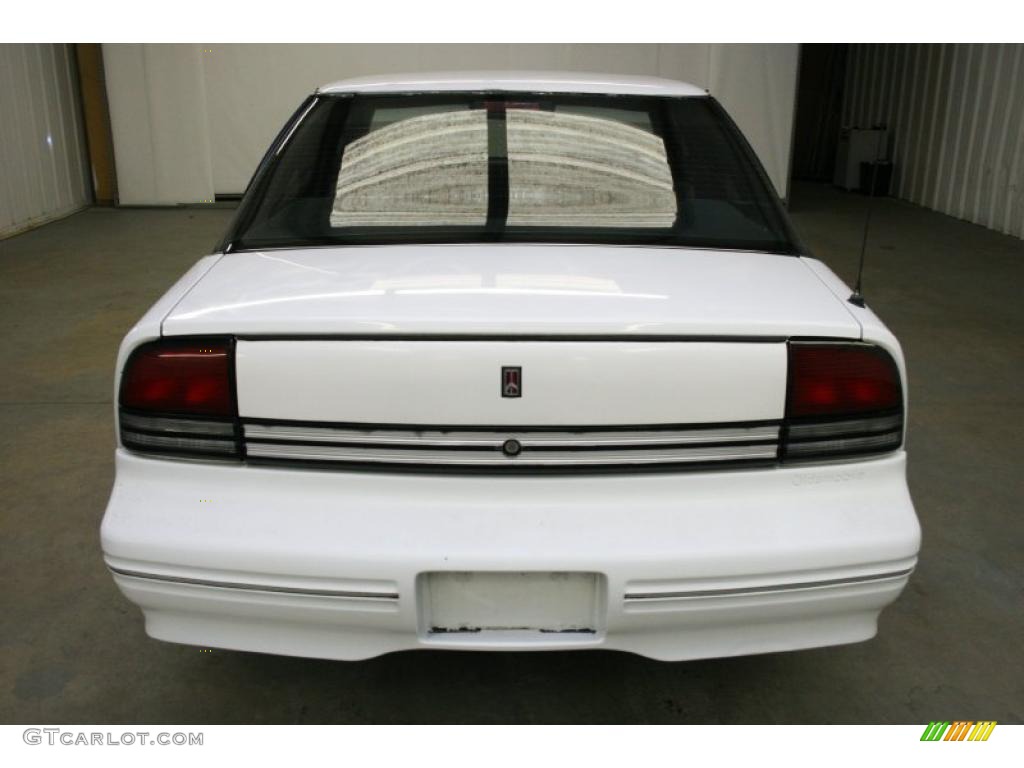 1994 Cutlass Supreme Sedan - Bright White / Black photo #6