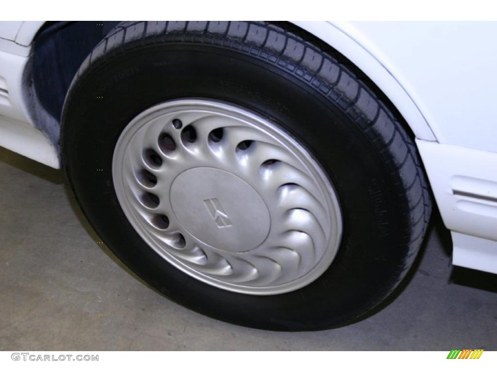 1994 Cutlass Supreme Sedan - Bright White / Black photo #28