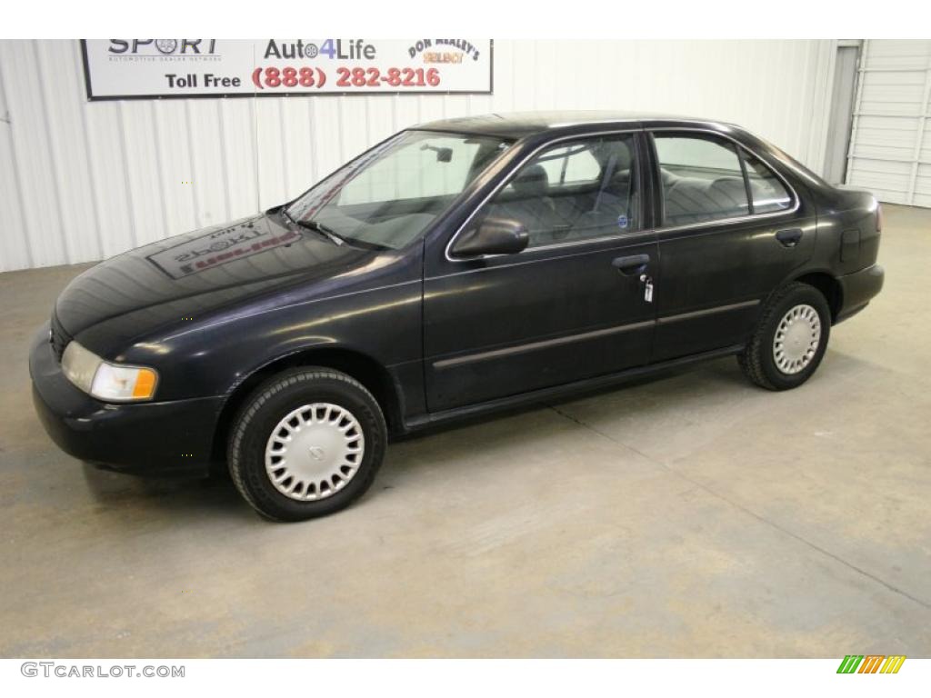 1997 Sentra GXE - Super Black / Light Gray photo #4