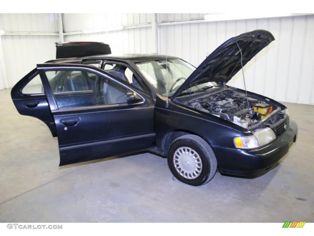 1997 Sentra GXE - Super Black / Light Gray photo #40