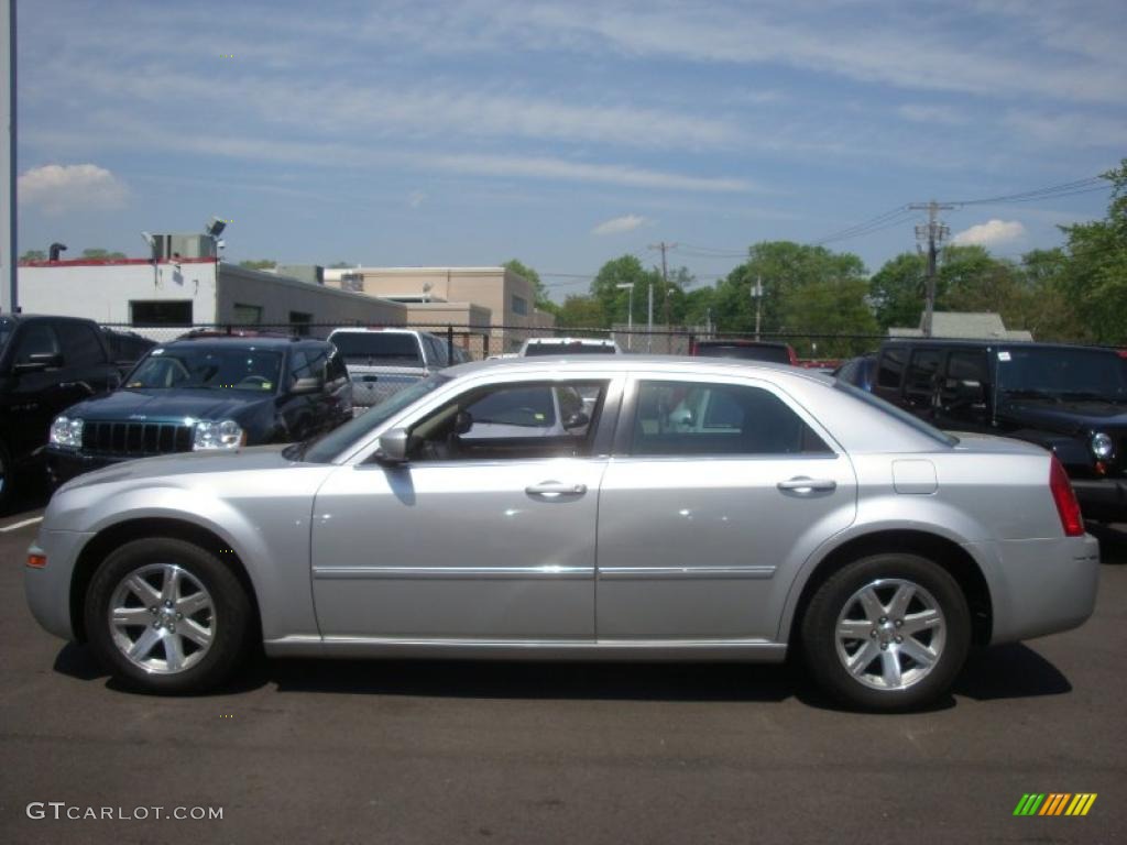 2007 300 Touring - Bright Silver Metallic / Dark Slate Gray/Light Graystone photo #3