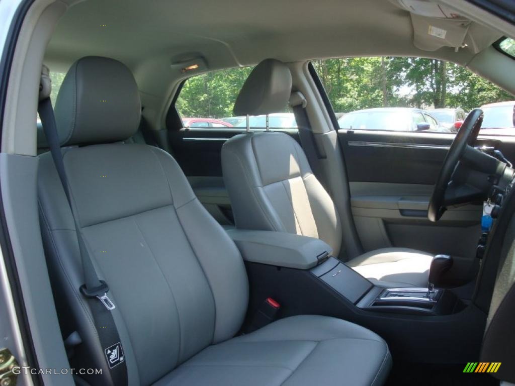2007 300 Touring - Bright Silver Metallic / Dark Slate Gray/Light Graystone photo #6