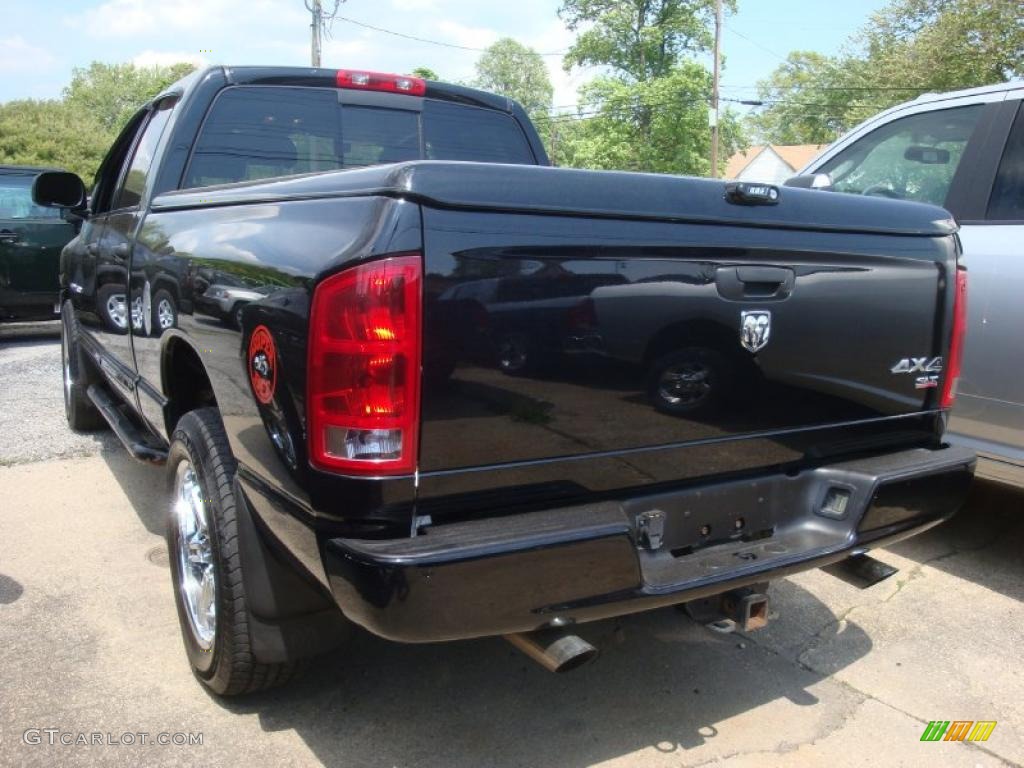 2005 Ram 1500 SLT Quad Cab 4x4 - Black / Dark Slate Gray photo #3