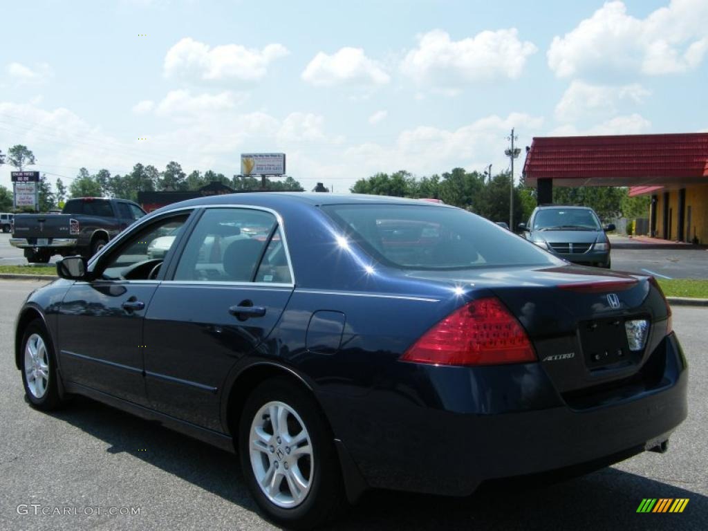 2007 Accord SE Sedan - Royal Blue Pearl / Gray photo #3