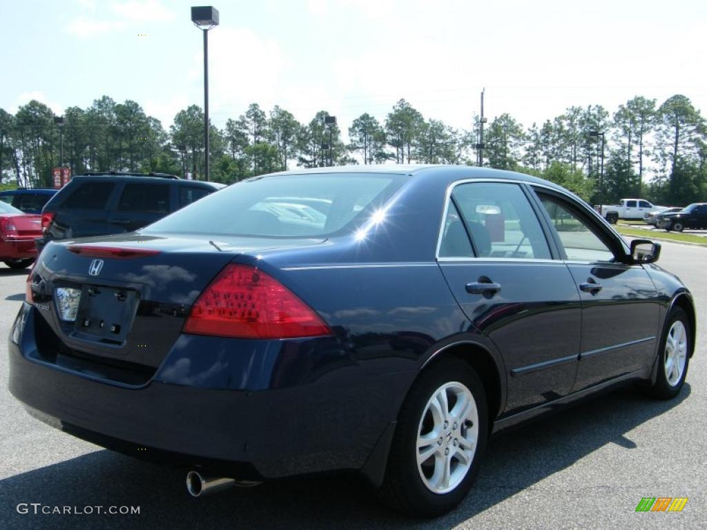 2007 Accord SE Sedan - Royal Blue Pearl / Gray photo #5