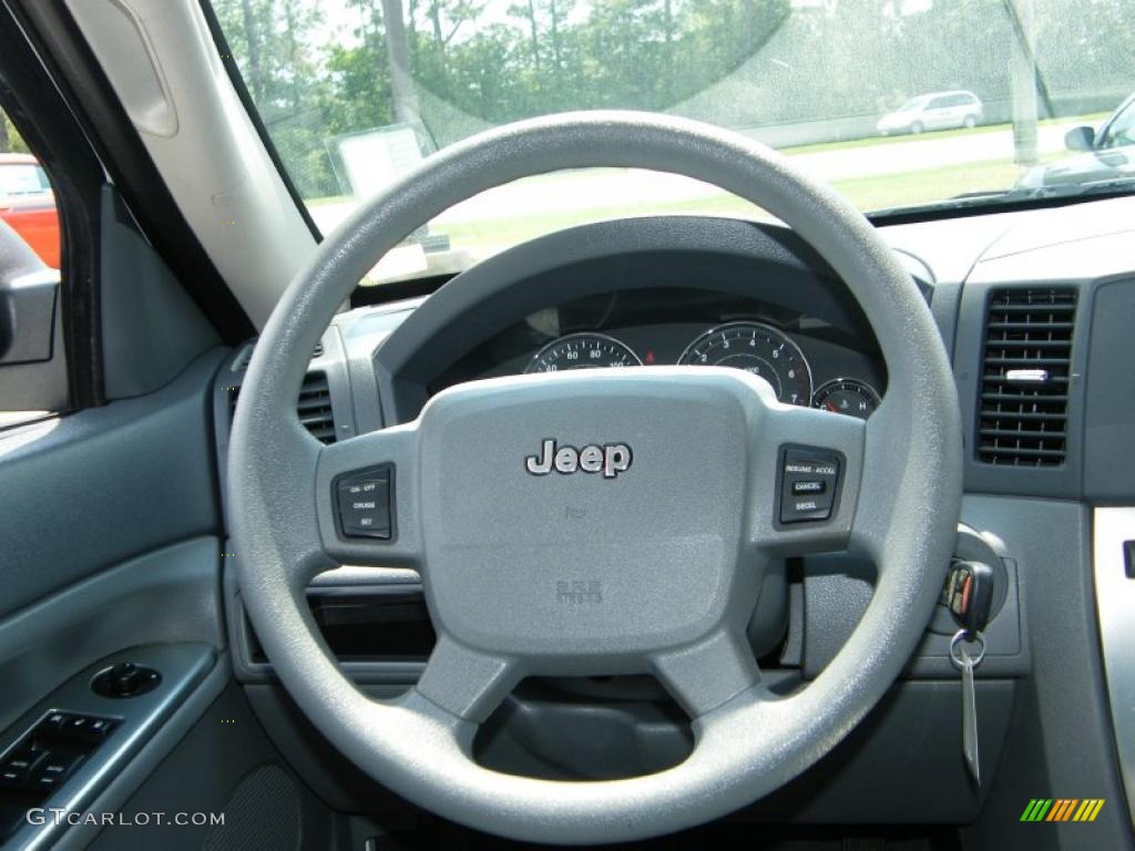 2007 Grand Cherokee Laredo - Stone White / Medium Slate Gray photo #19