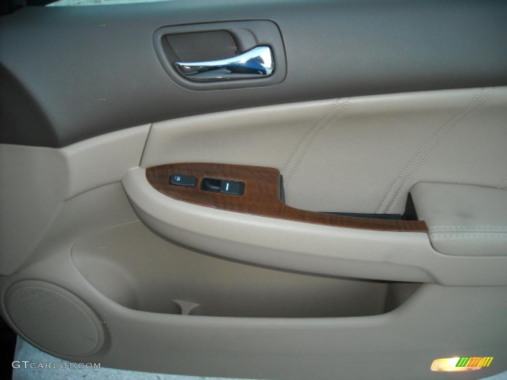 2006 Accord EX-L V6 Sedan - Nighthawk Black Pearl / Ivory photo #16