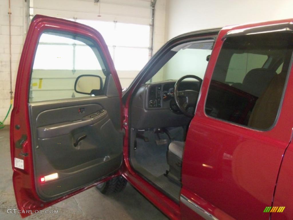 2006 Sierra 1500 SLE Crew Cab 4x4 - Sport Red Metallic / Dark Pewter photo #19