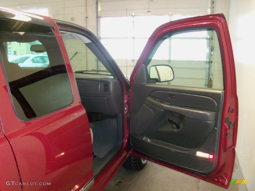 2006 Sierra 1500 SLE Crew Cab 4x4 - Sport Red Metallic / Dark Pewter photo #23