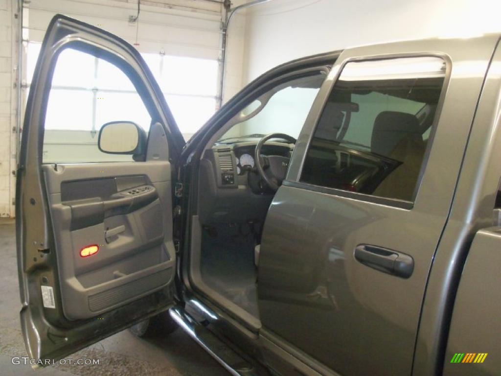 2007 Ram 1500 SLT Quad Cab 4x4 - Mineral Gray Metallic / Medium Slate Gray photo #17