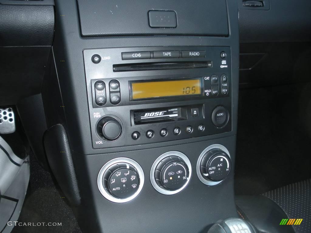 2004 350Z Touring Coupe - Super Black / Charcoal photo #21