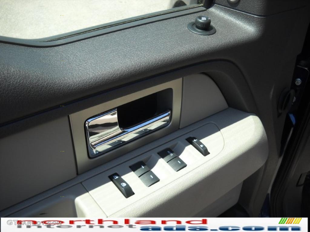 2010 F150 XLT SuperCab 4x4 - Dark Blue Pearl Metallic / Medium Stone photo #16