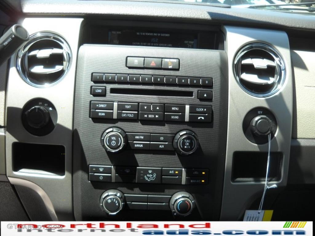 2010 F150 XLT SuperCab 4x4 - Dark Blue Pearl Metallic / Medium Stone photo #17