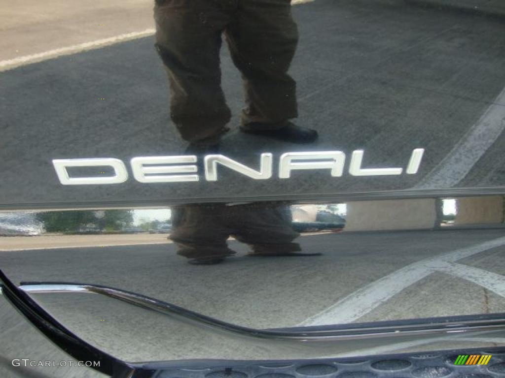 2004 Yukon Denali AWD - Onyx Black / Sandstone photo #32