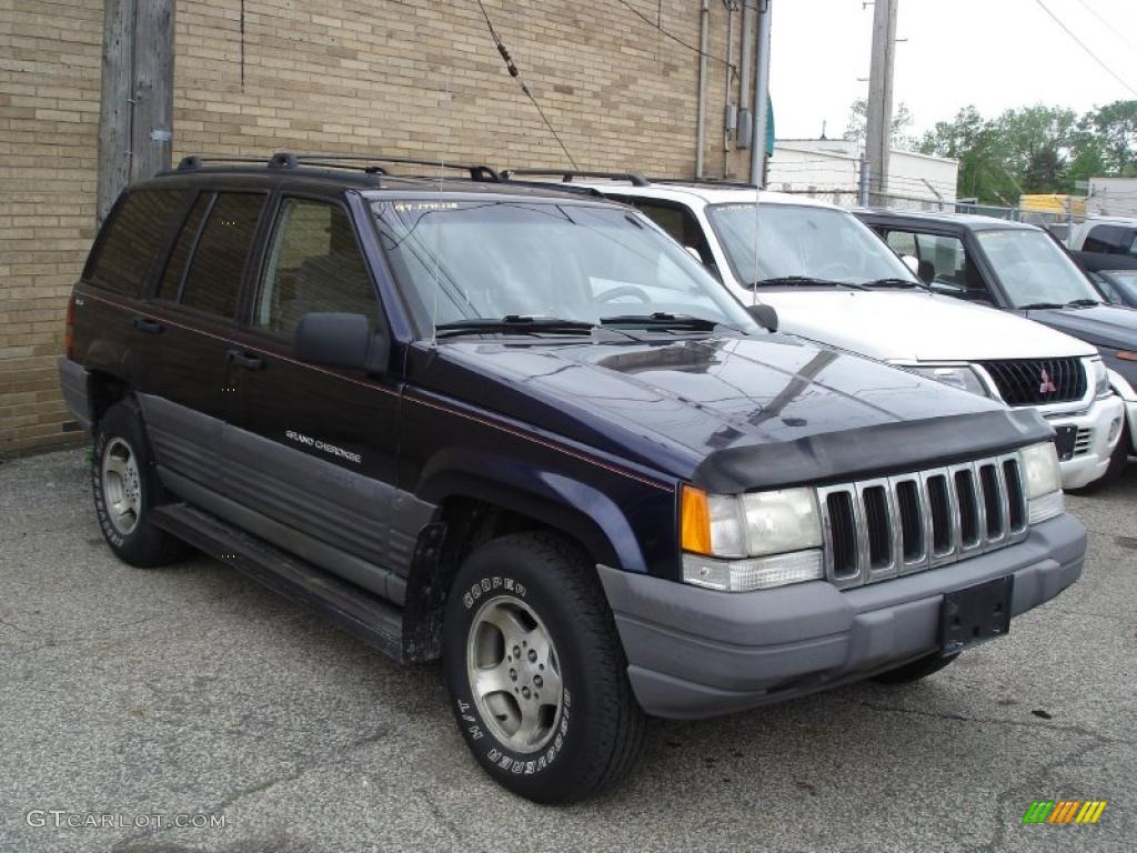 1997 Grand Cherokee Laredo 4x4 - Deep Amethyst Pearl / Agate Black photo #1