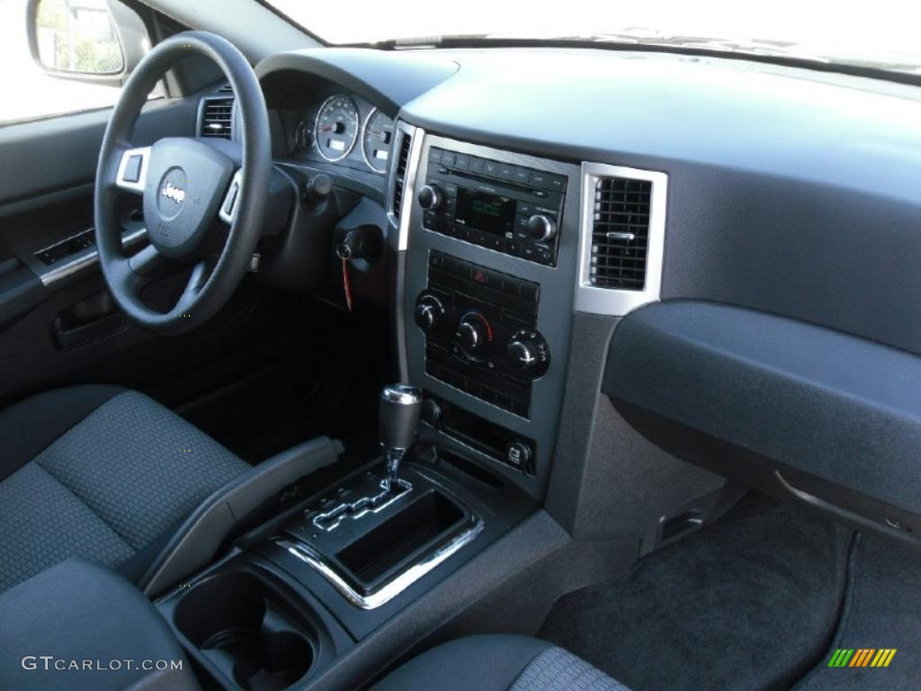 2008 Grand Cherokee Laredo - Black / Dark Slate Gray photo #20