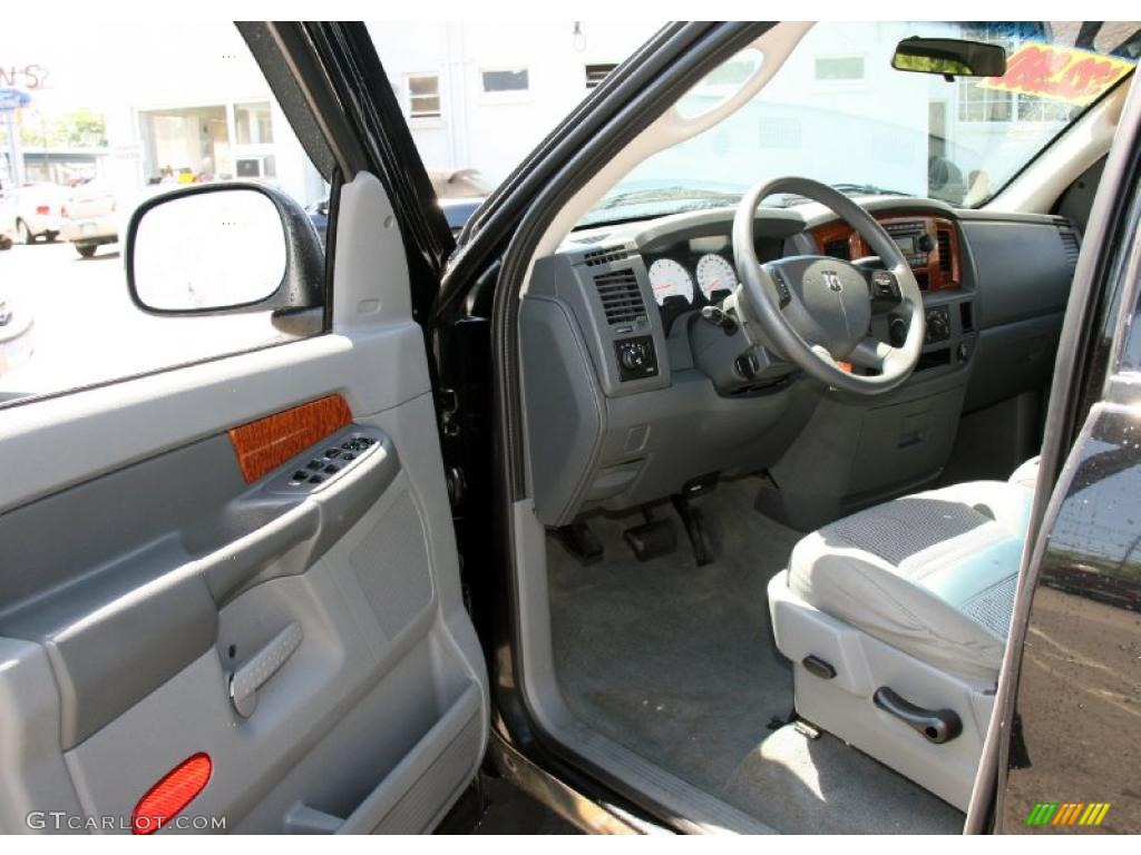 2006 Ram 1500 SLT Quad Cab 4x4 - Brilliant Black Crystal Pearl / Medium Slate Gray photo #10