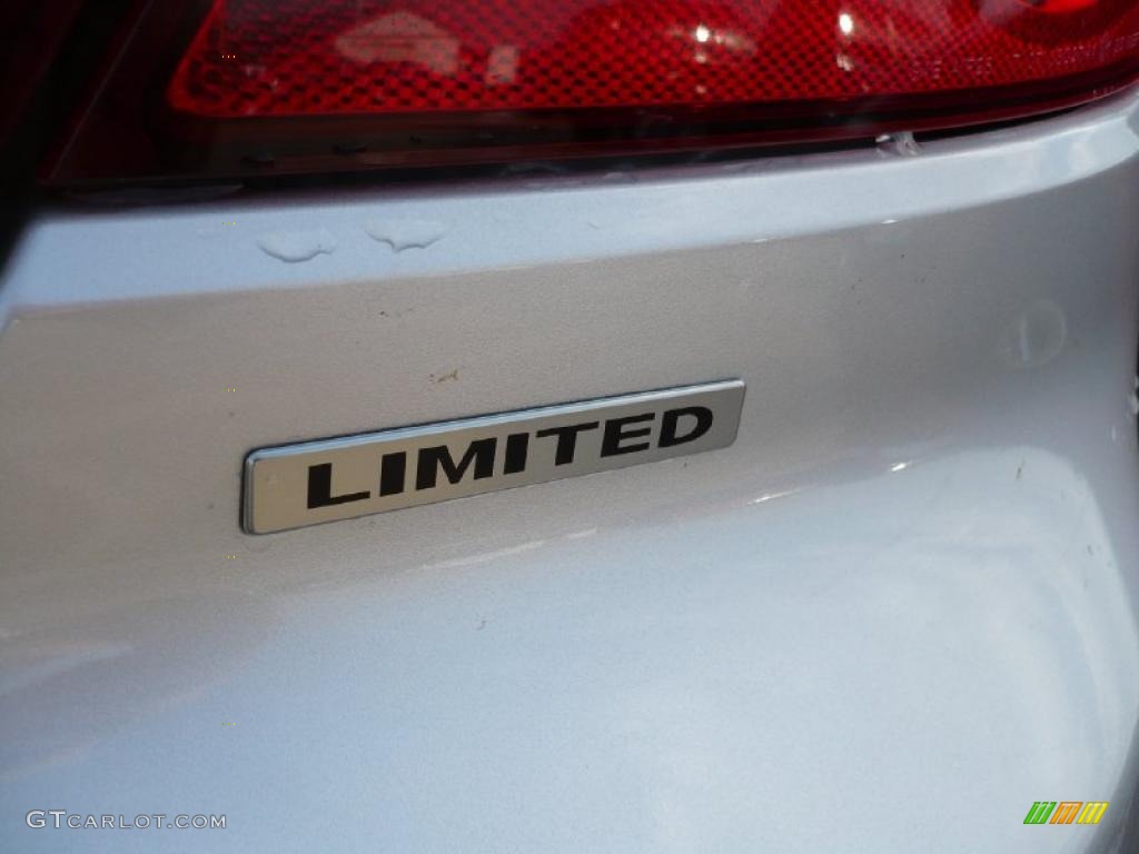 2010 Sebring Limited Sedan - Bright Silver Metallic / Dark Slate Gray photo #17