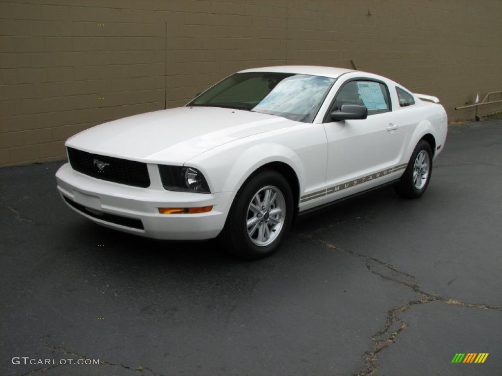 2006 Mustang V6 Premium Coupe - Performance White / Light Parchment photo #2