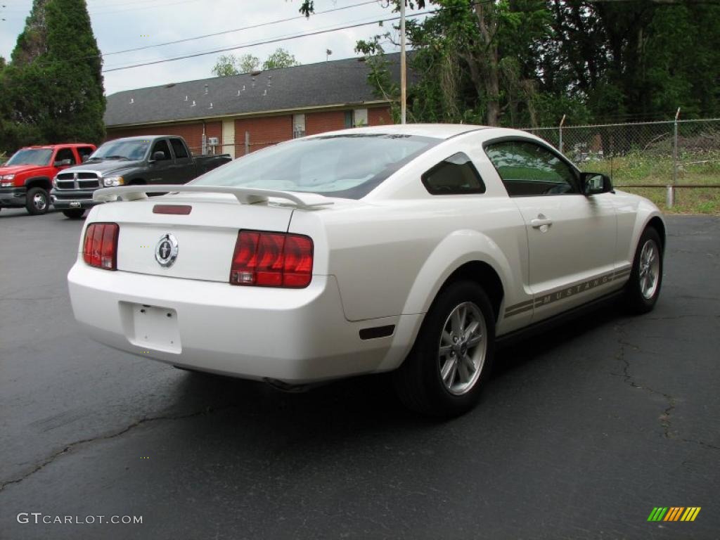 2006 Mustang V6 Premium Coupe - Performance White / Light Parchment photo #5