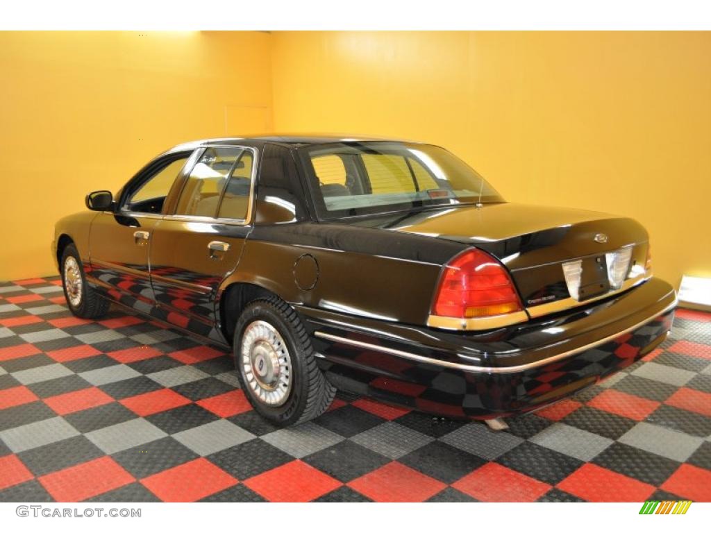 2002 Crown Victoria  - Black / Light Graphite photo #4