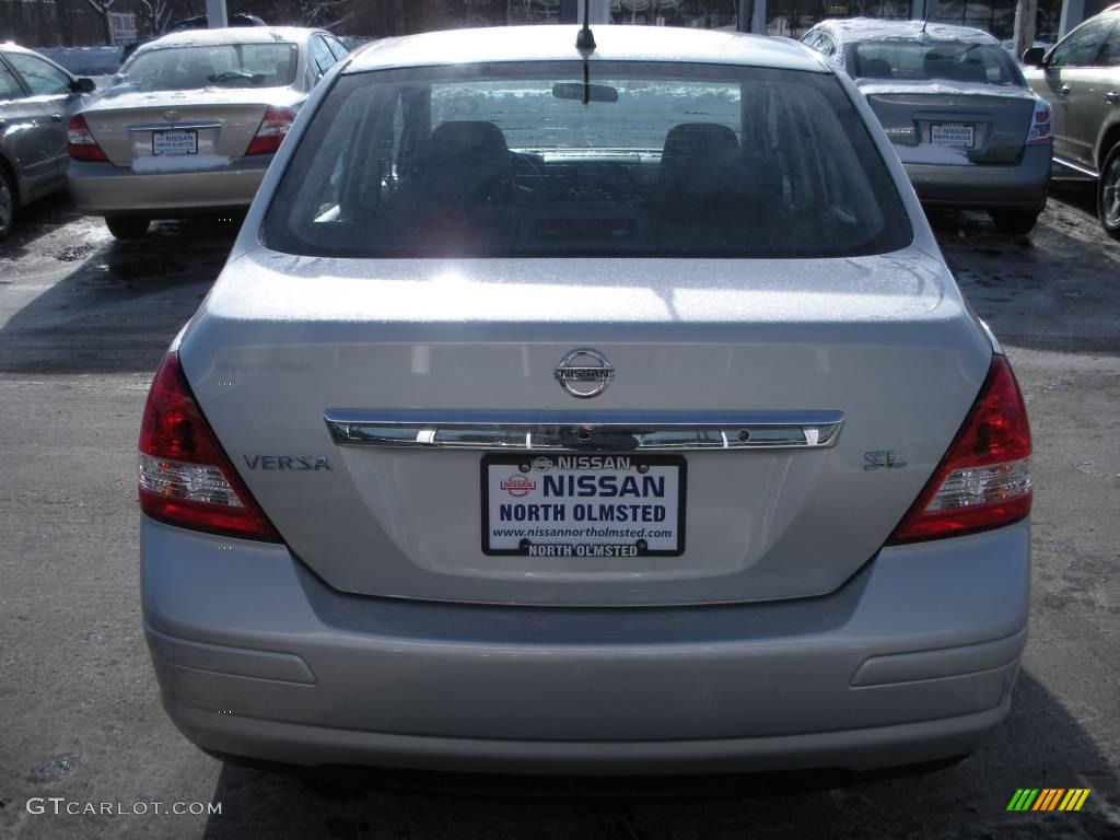 2007 Versa SL - Brilliant Silver Metallic / Charcoal photo #7