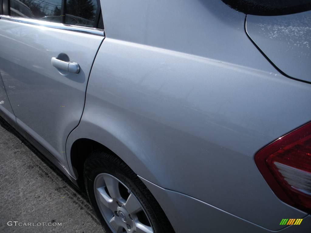 2007 Versa SL - Brilliant Silver Metallic / Charcoal photo #8