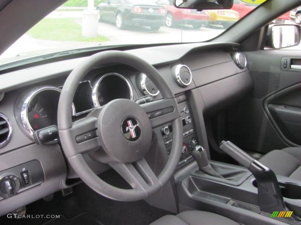 2008 Mustang V6 Deluxe Coupe - Vapor Silver Metallic / Dark Charcoal photo #8