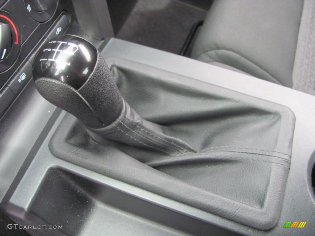 2008 Mustang V6 Deluxe Coupe - Vapor Silver Metallic / Dark Charcoal photo #11