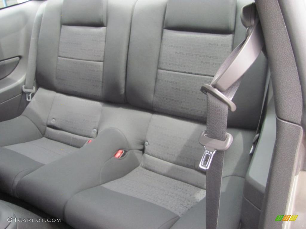 2008 Mustang V6 Deluxe Coupe - Vapor Silver Metallic / Dark Charcoal photo #14