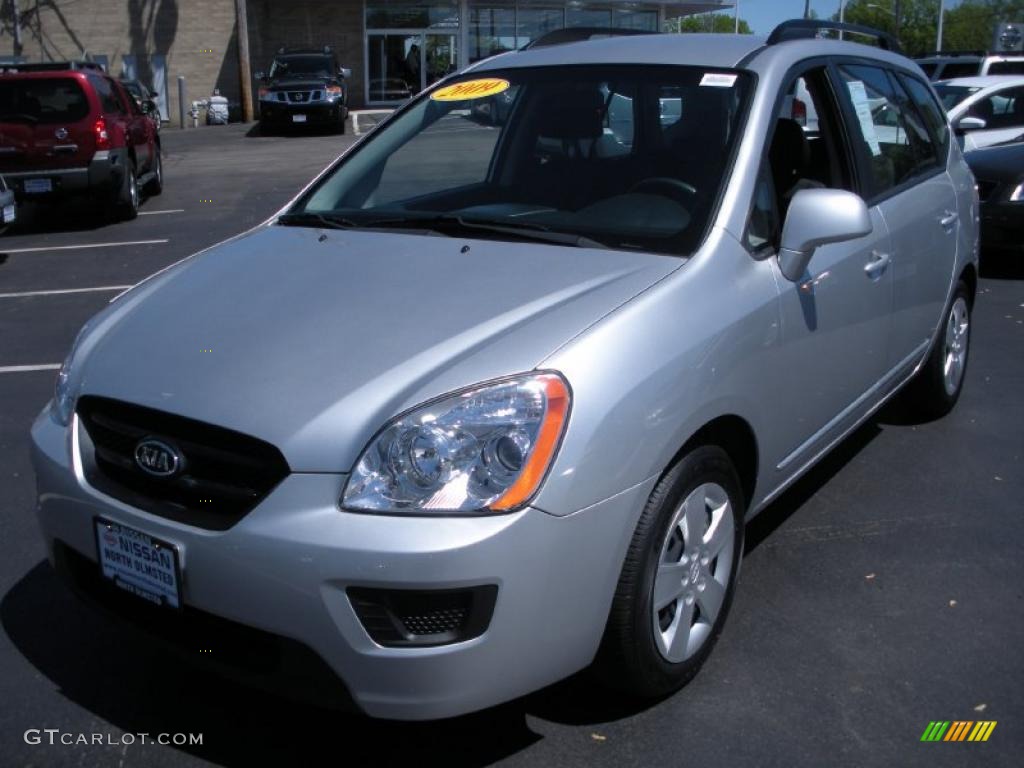 Bright Silver Kia Rondo