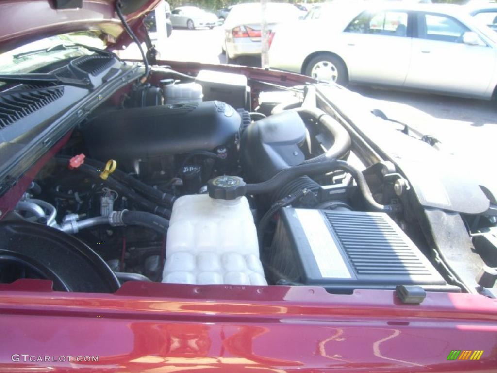 2005 Silverado 1500 Z71 Crew Cab 4x4 - Sport Red Metallic / Dark Charcoal photo #18