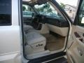 White Diamond - Escalade ESV AWD Photo No. 15