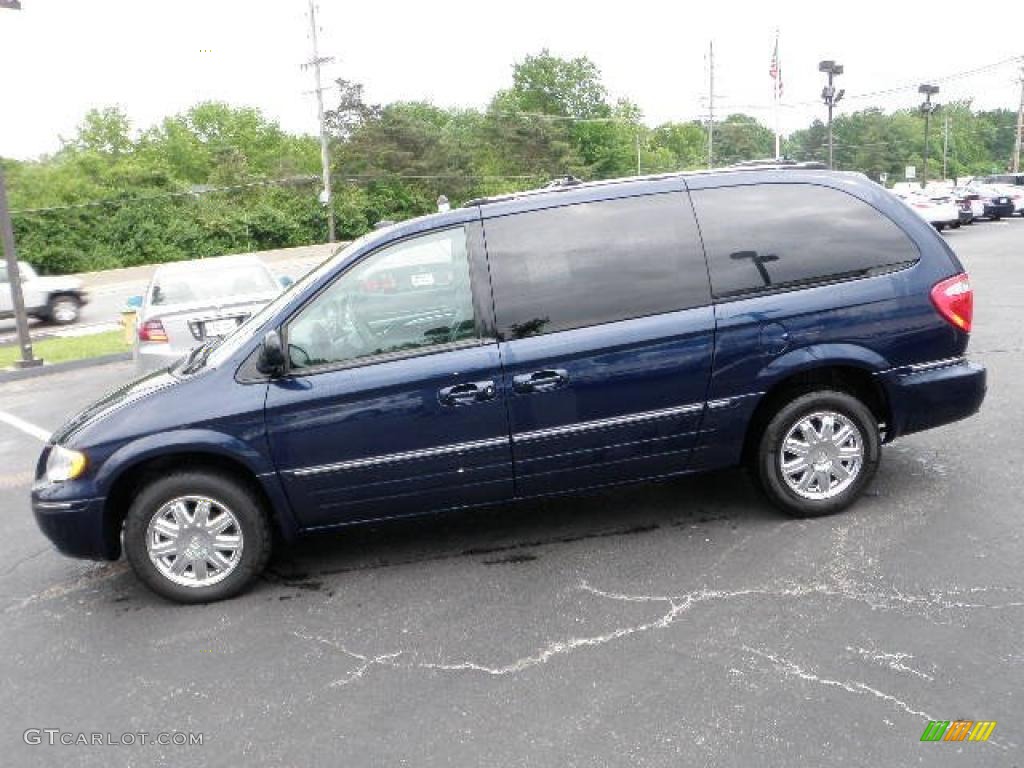 2005 Town & Country Limited - Midnight Blue Pearl / Medium Slate Gray photo #1