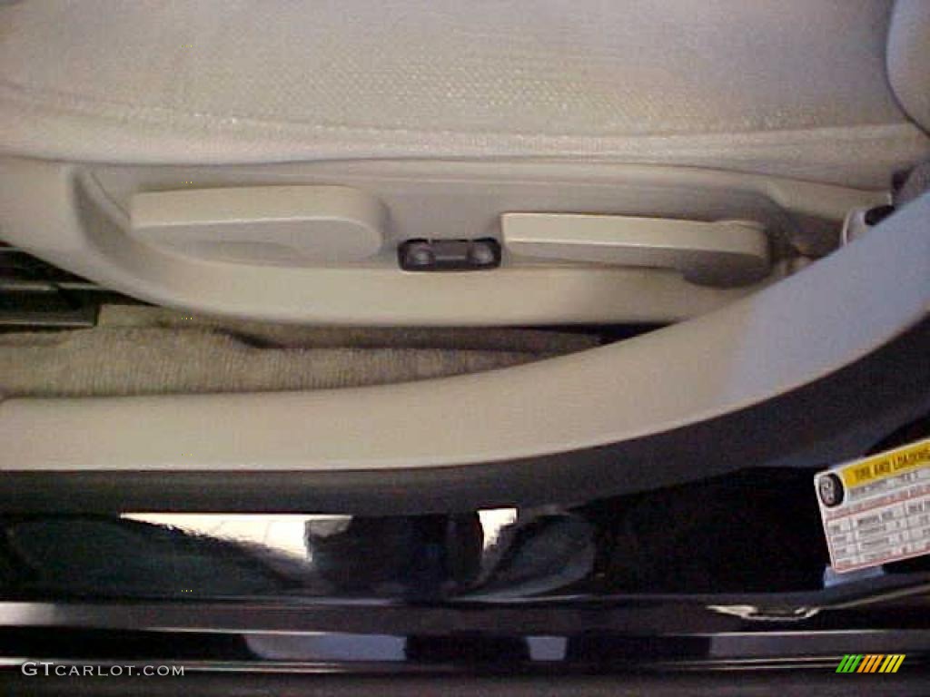 2010 Impala LT - Black / Neutral photo #18