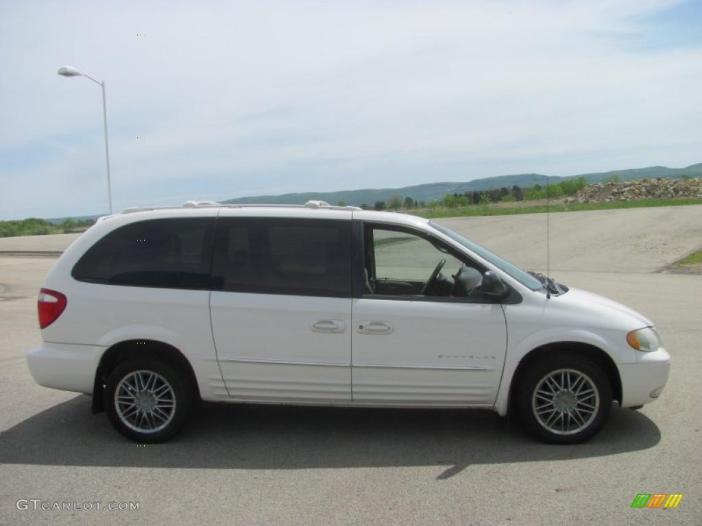 2001 Town & Country Limited AWD - Stone White / Taupe photo #13