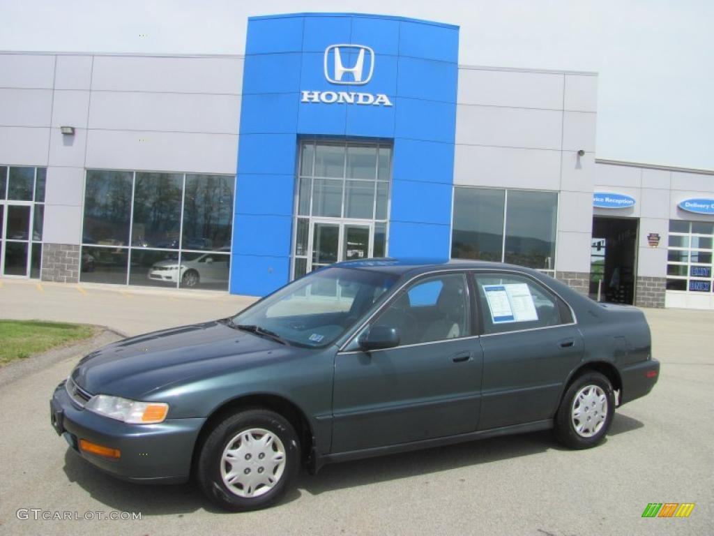 1997 Accord VP Sedan - Eucalyptus Green Pearl / Gray photo #1