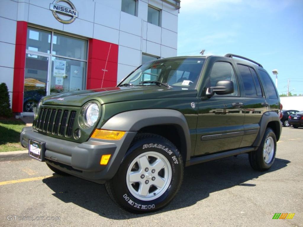 2007 Liberty Sport 4x4 - Jeep Green Metallic / Khaki photo #4